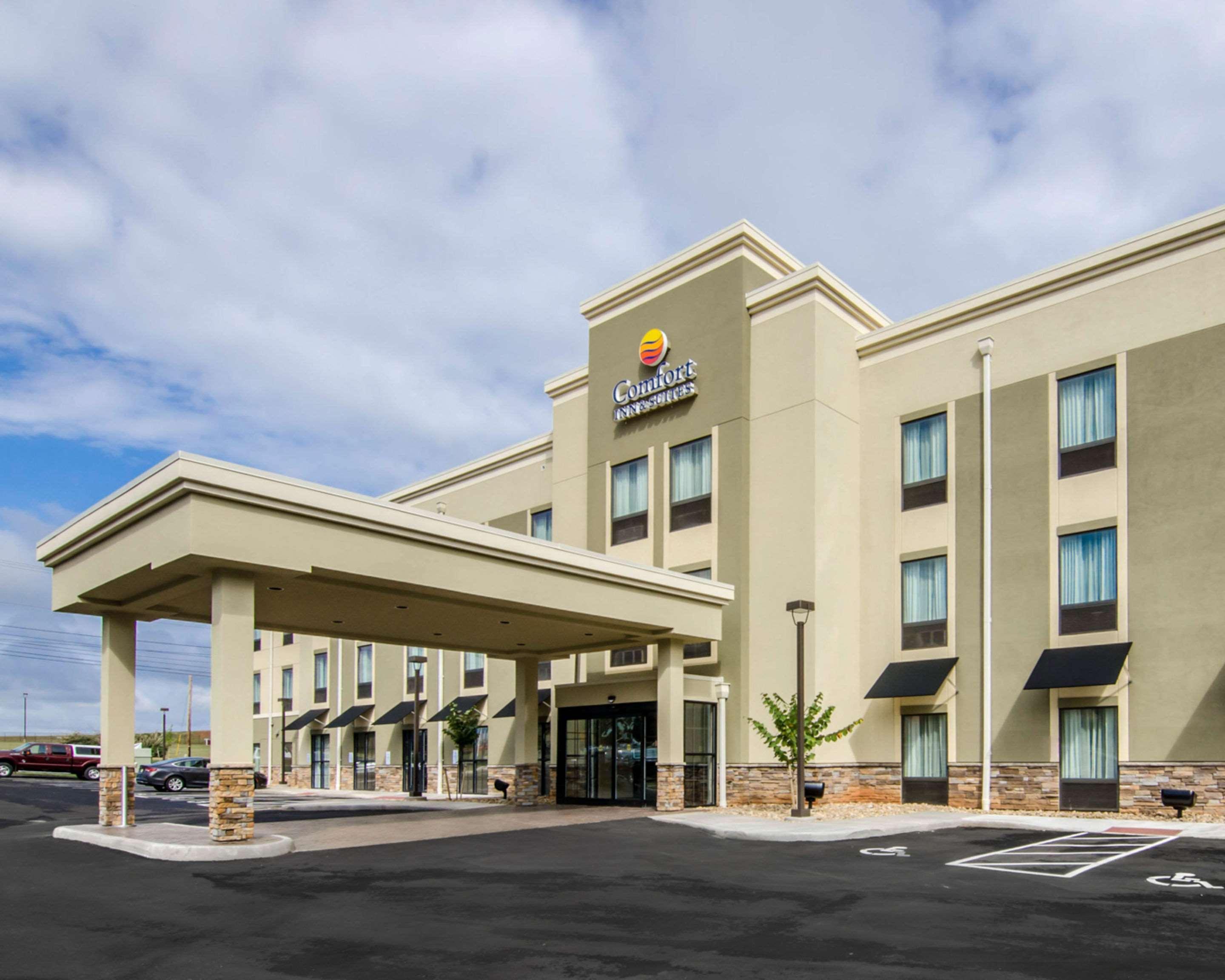 Comfort Inn & Suites Lynchburg Airport - University Area Zewnętrze zdjęcie