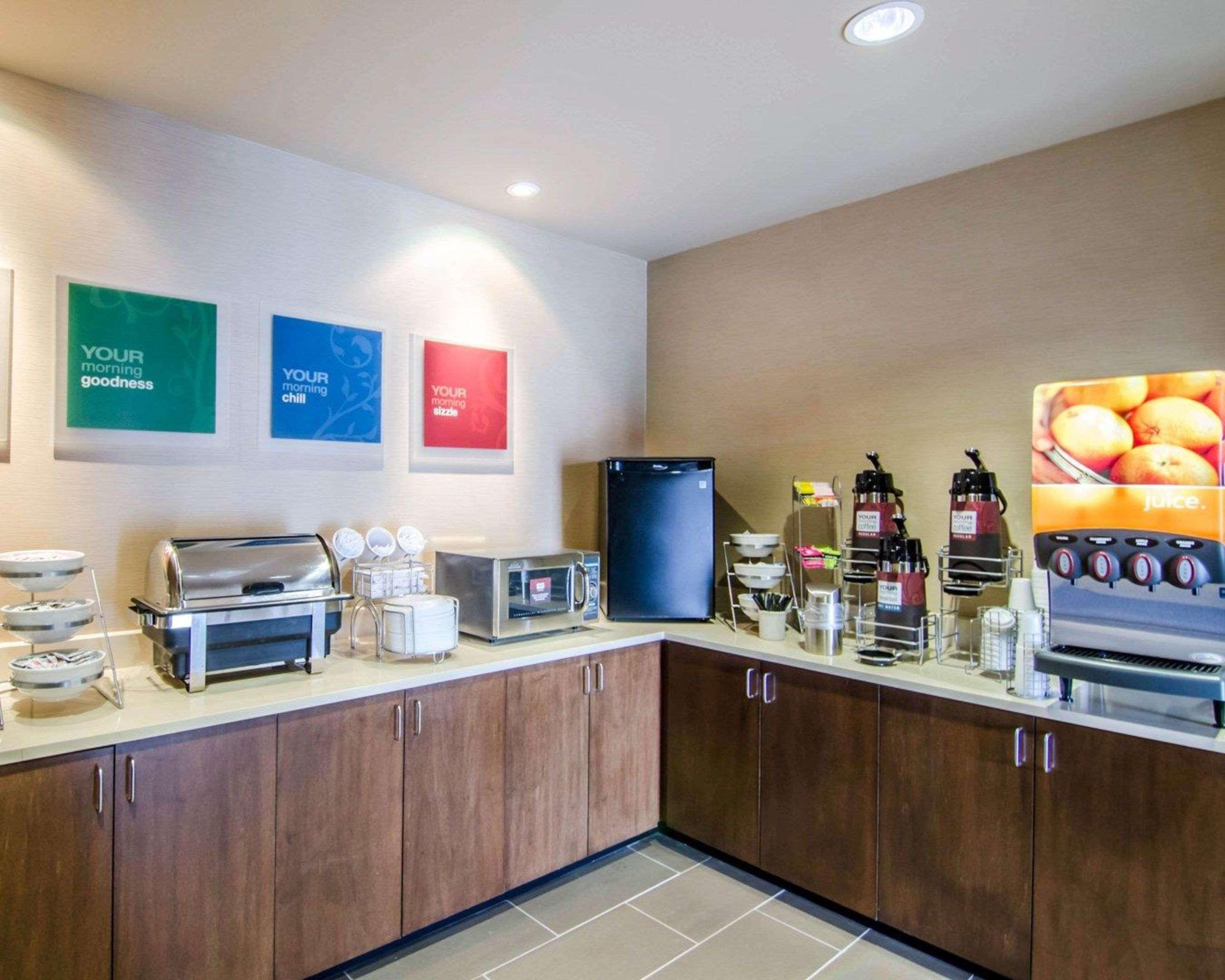 Comfort Inn & Suites Lynchburg Airport - University Area Zewnętrze zdjęcie