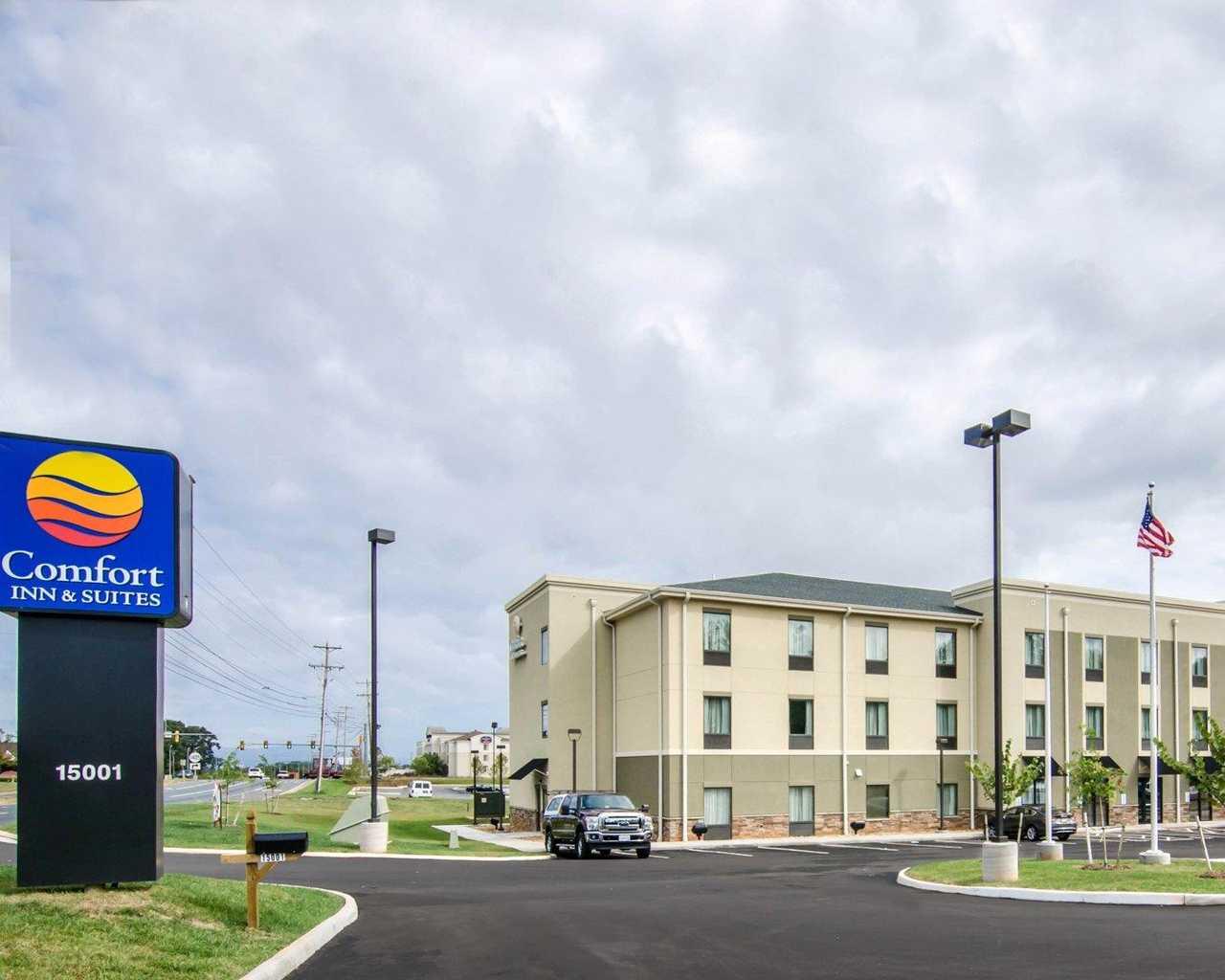 Comfort Inn & Suites Lynchburg Airport - University Area Zewnętrze zdjęcie