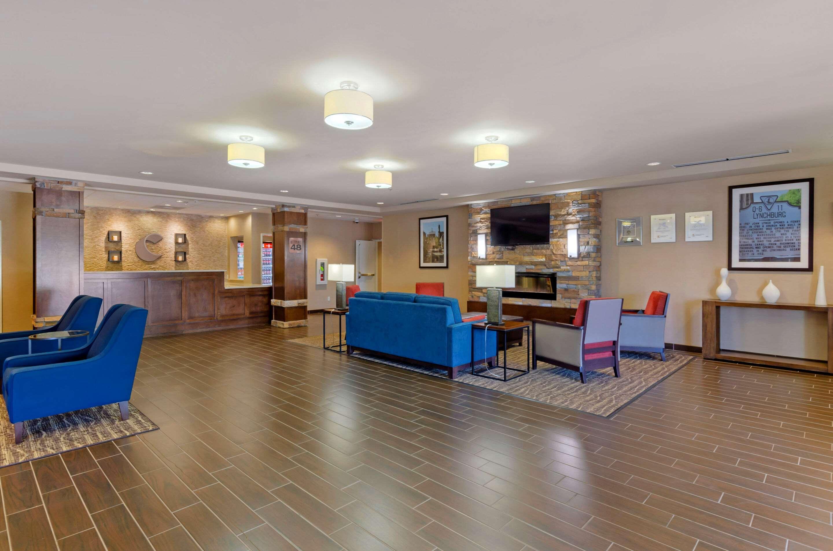 Comfort Inn & Suites Lynchburg Airport - University Area Zewnętrze zdjęcie