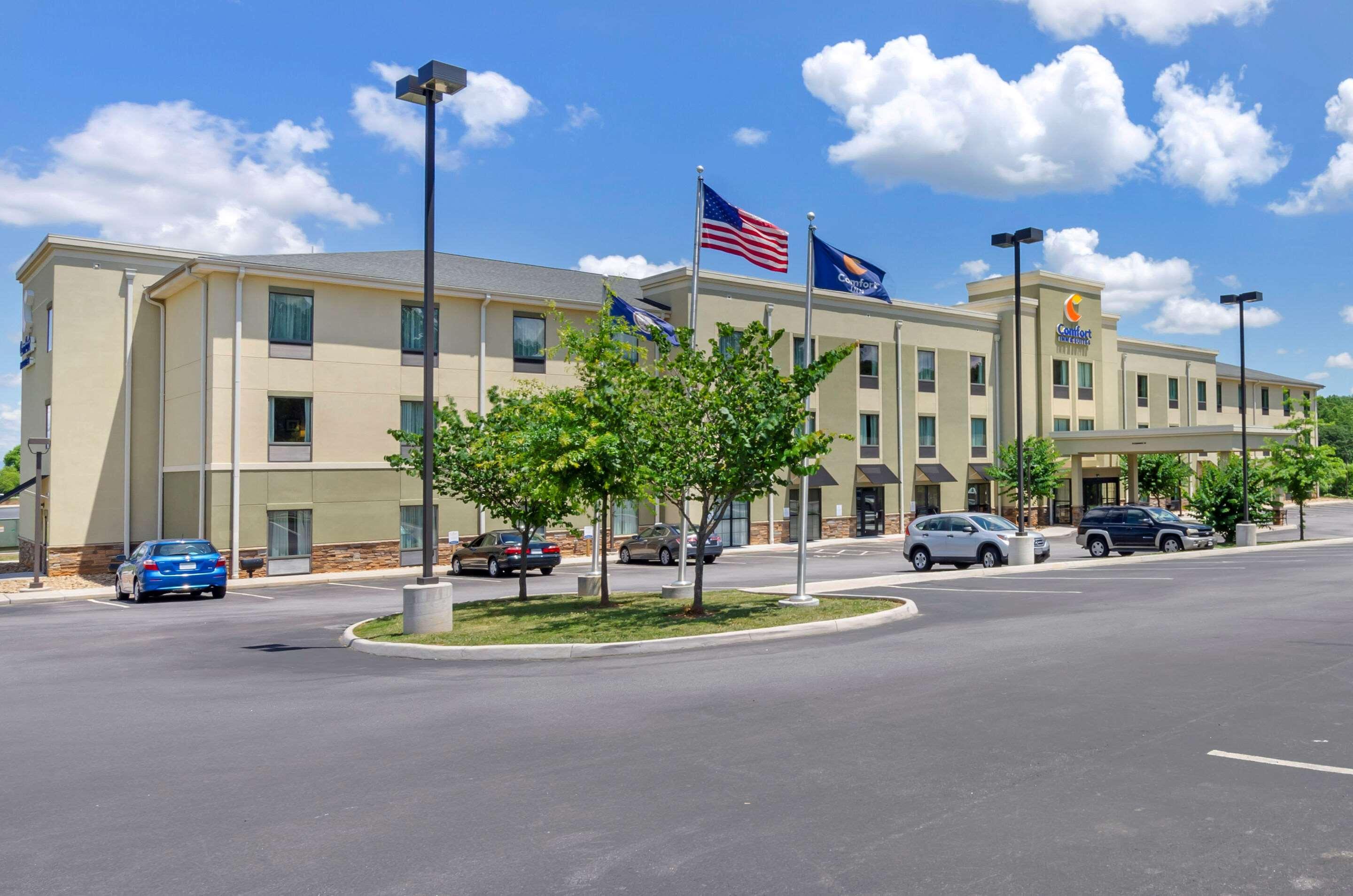 Comfort Inn & Suites Lynchburg Airport - University Area Zewnętrze zdjęcie