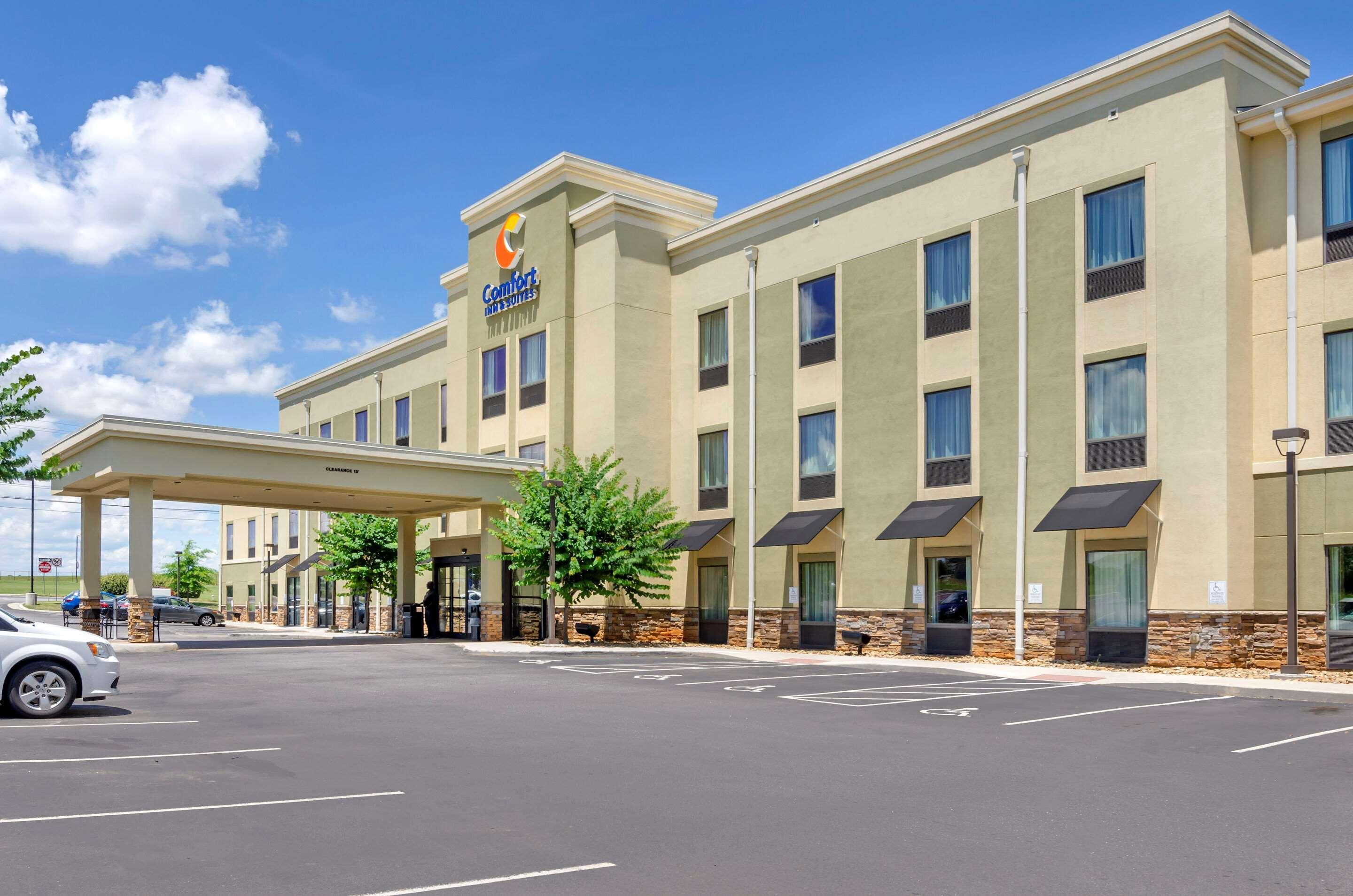 Comfort Inn & Suites Lynchburg Airport - University Area Zewnętrze zdjęcie